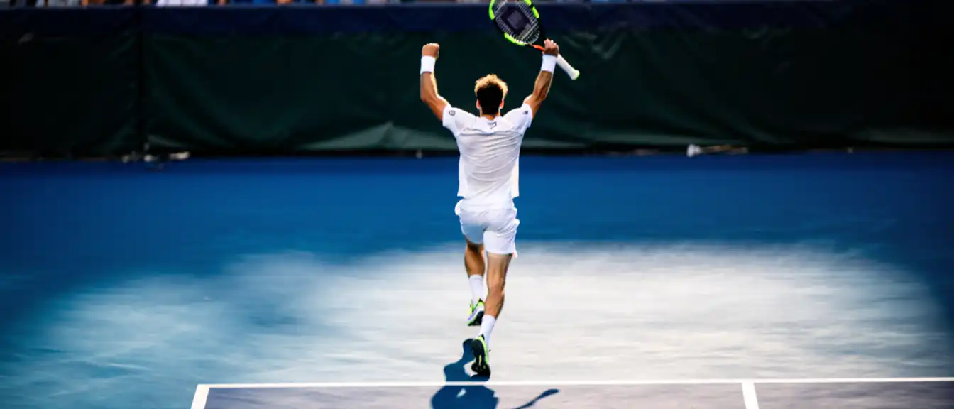 Даниил Медведев вышел в полуфинал турнира ATP 250 в Ханчжоу после победы над Коулменом Вонгом